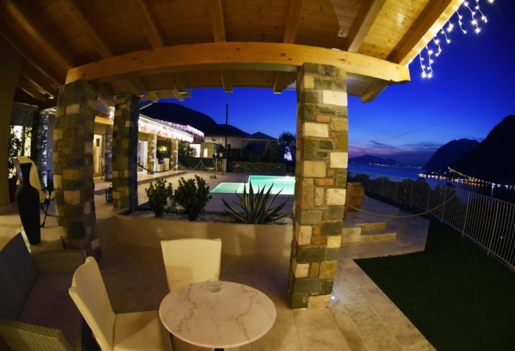 Standard Double room with lake view