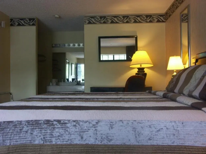 Deerwood Inn and Madison Campground