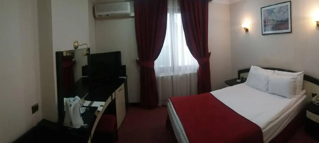 Saffron Hotel