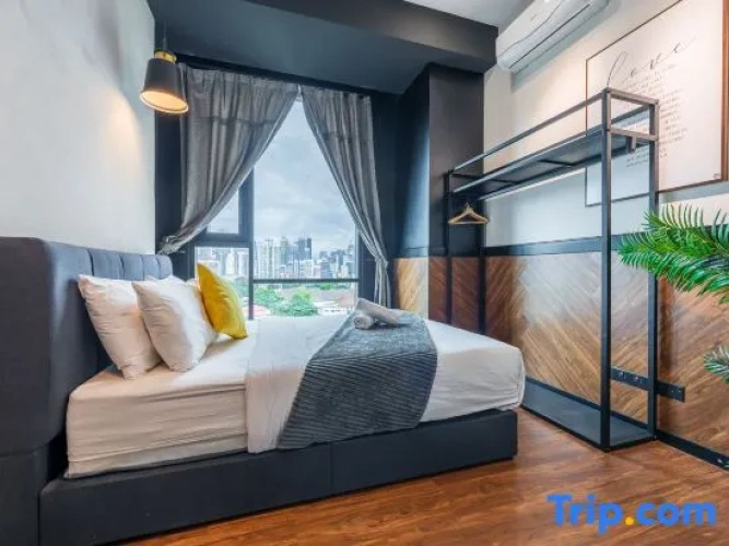 Standard Twin room with city view