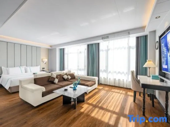 Deluxe Family Suite