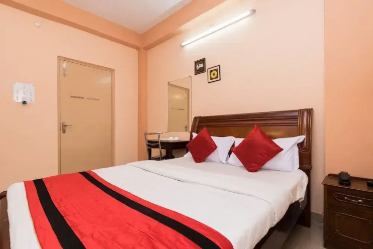 OYO Flagship 8999 Rajarhat