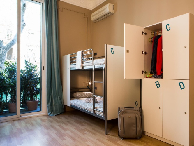Bed in Dorm (female dorm) with balcony and with view