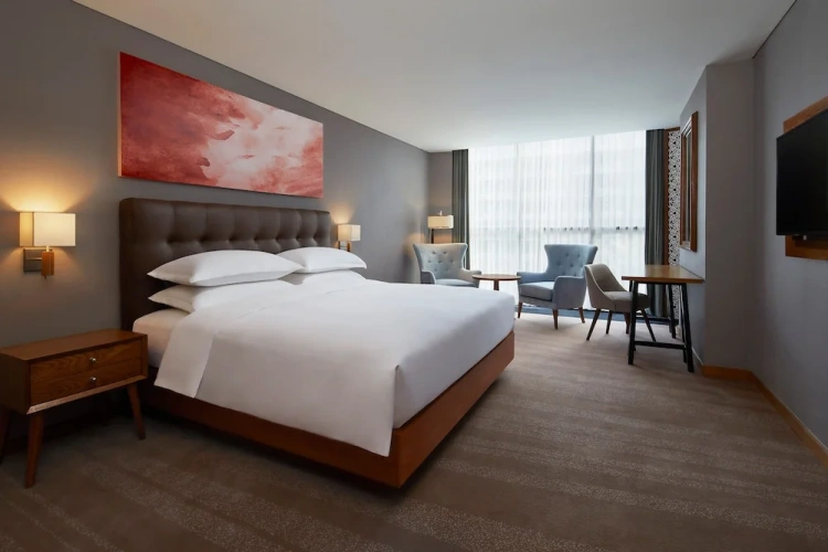 Corner Double room with pool view