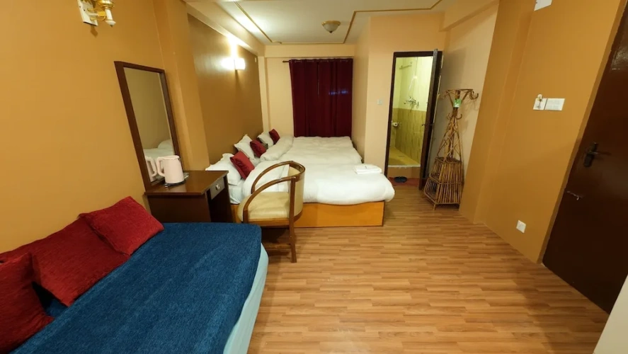 Standard Triple room