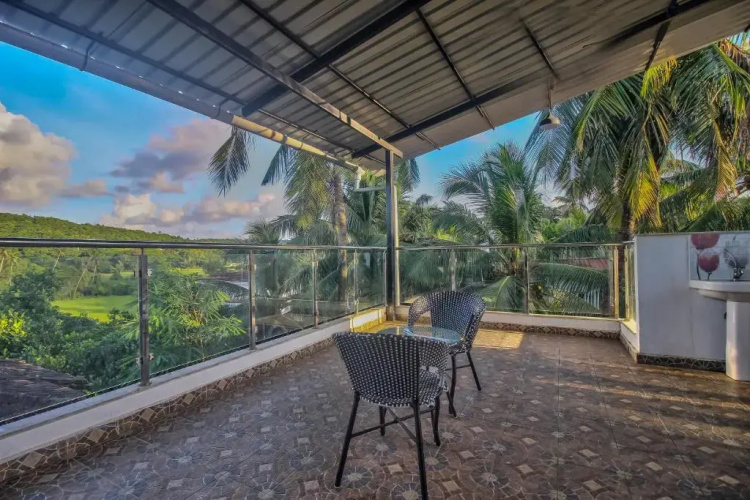 14 Door Home Stay
