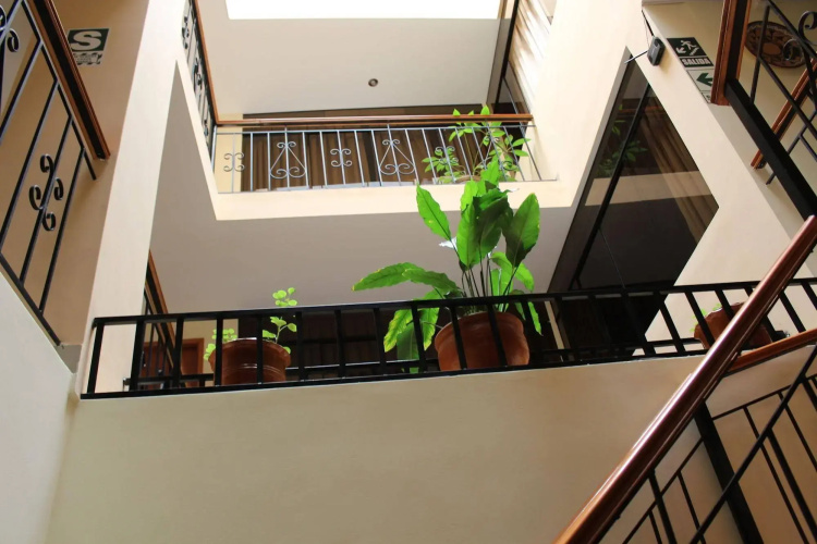 Yuraq Hotel