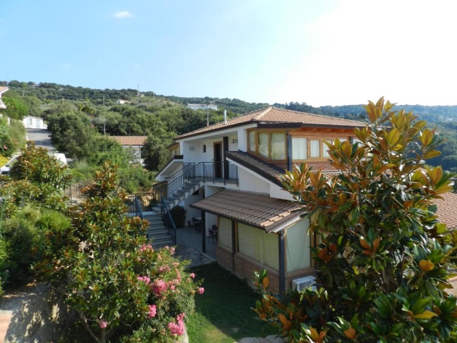 Apartment with sea view