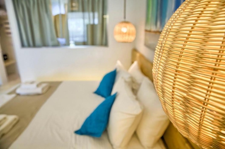 Swim Up Junior Suite