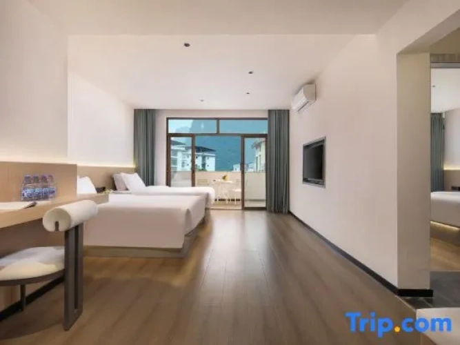 Luxury Twin Suite