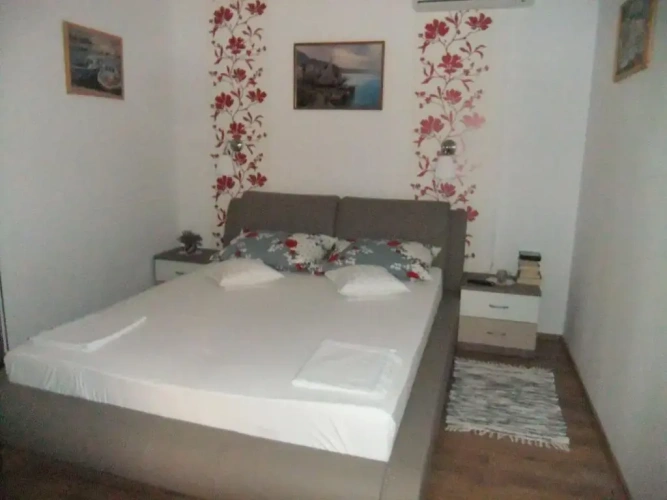 1 Bedroom Apartment with balcony and with view