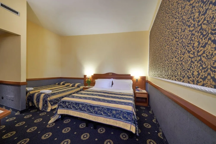 Classic Quadruple room with balcony