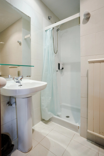 Moon Hostel Bio