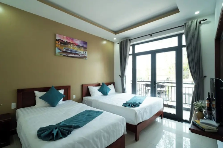 Standard Quadruple Family room with balcony and with city view