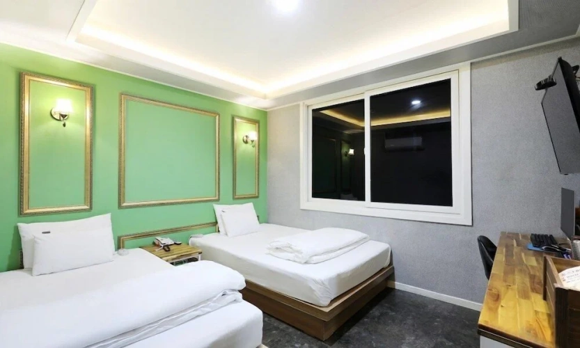Standard Twin room