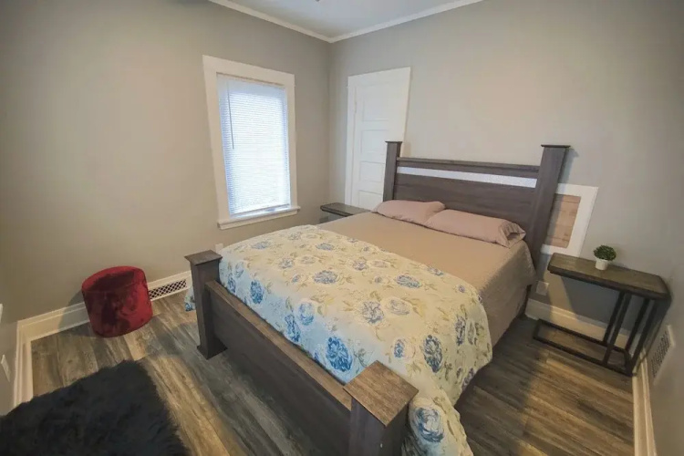 Large 6Br, 2Ba Close To Niagara Falls