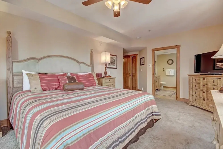 3069 Timbers  2 Bedroom Condo by RedAwning