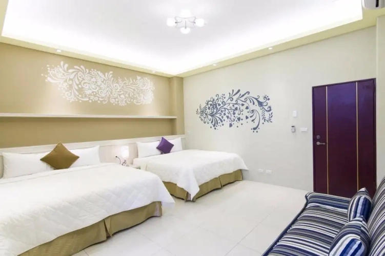 Standard Quadruple Family room
