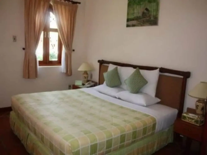 Economy room