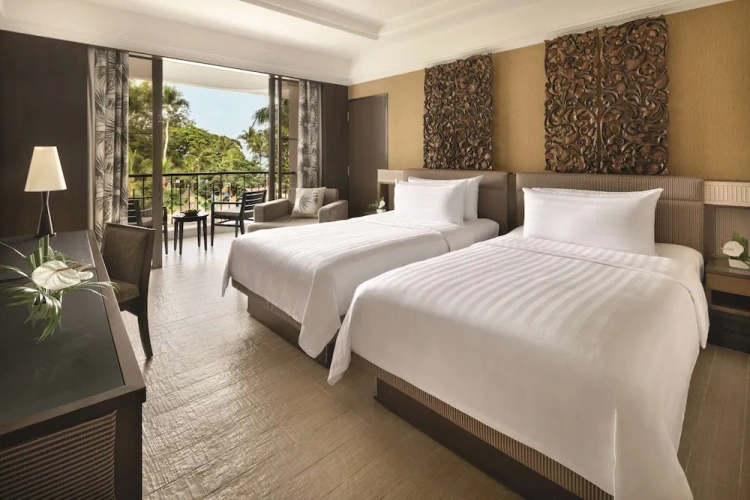 Deluxe Twin room with balcony