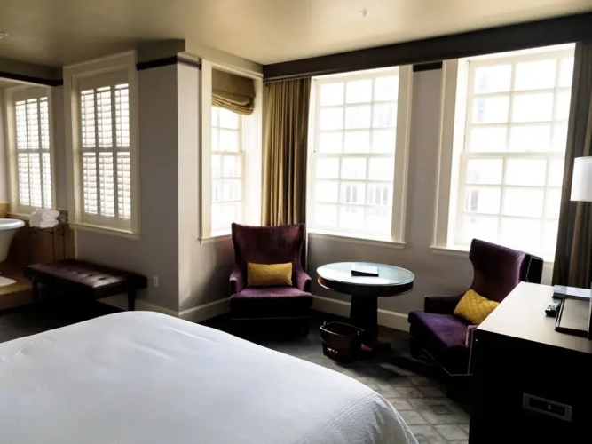 The Ashton Hotel