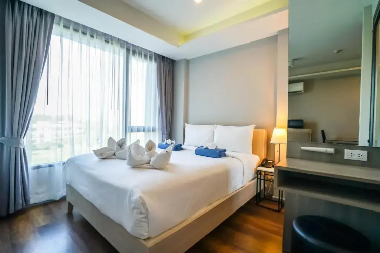 6 Avenue Surin by Lofty