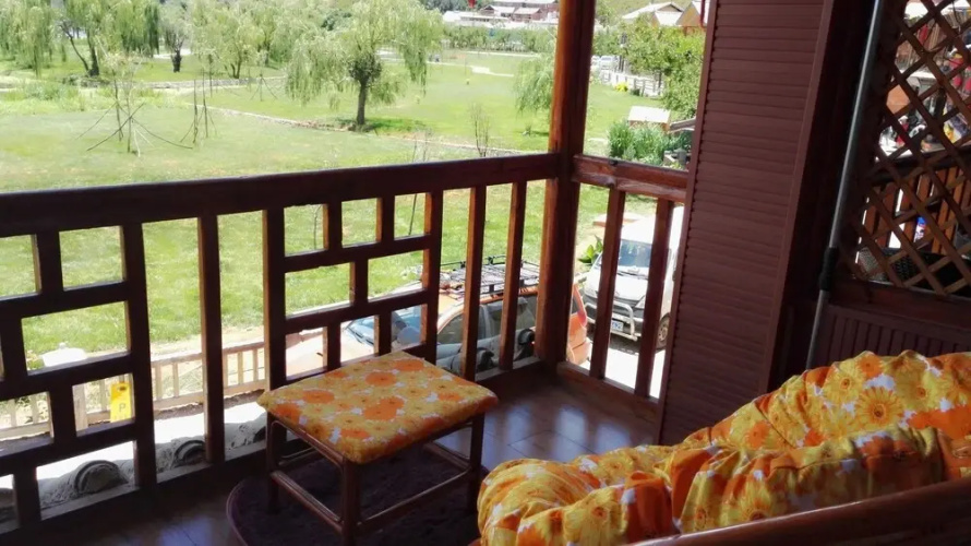 Luguhu Lakeside Apu Guest House