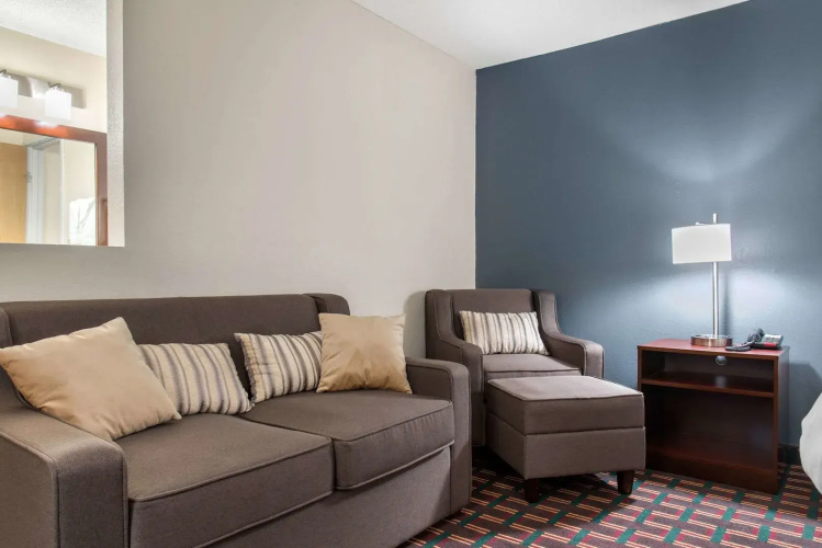 New Prague Inn & Suites