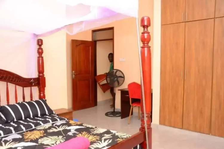 Kampala - Apartment - Sleeps 4 - Parking