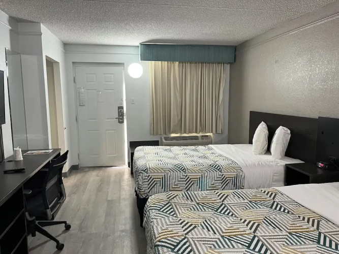 Studio 6 Phoenix, AZ - Midtown