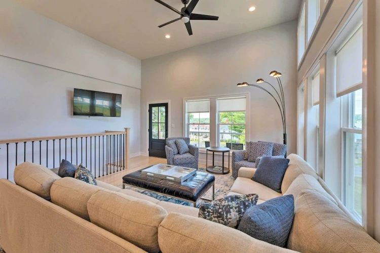 5 Bedrooms Cottage