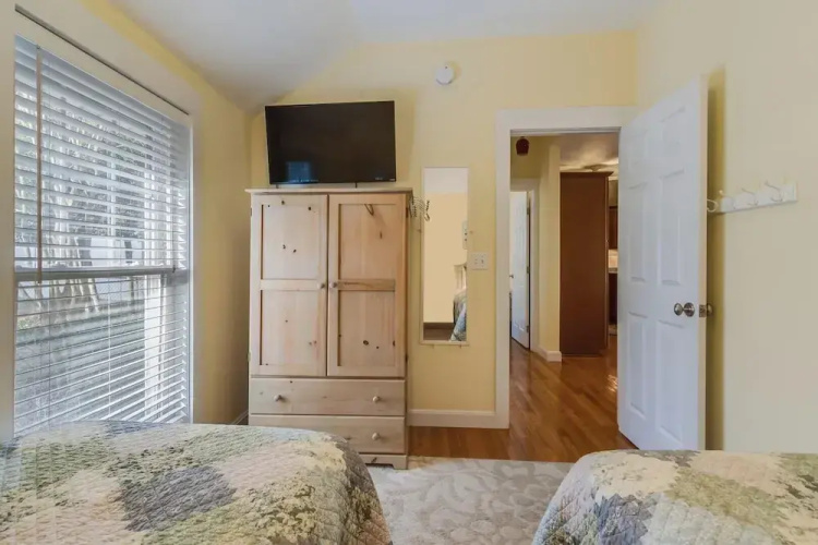 Delaware Avenue 34B