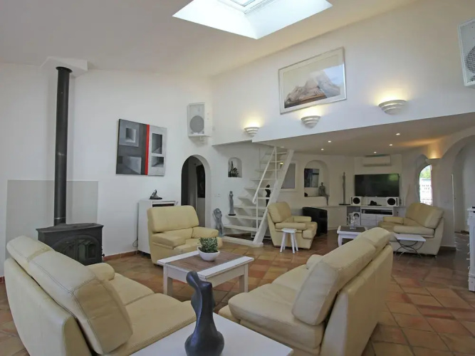 Modern Villa in Gassin With Sauna
