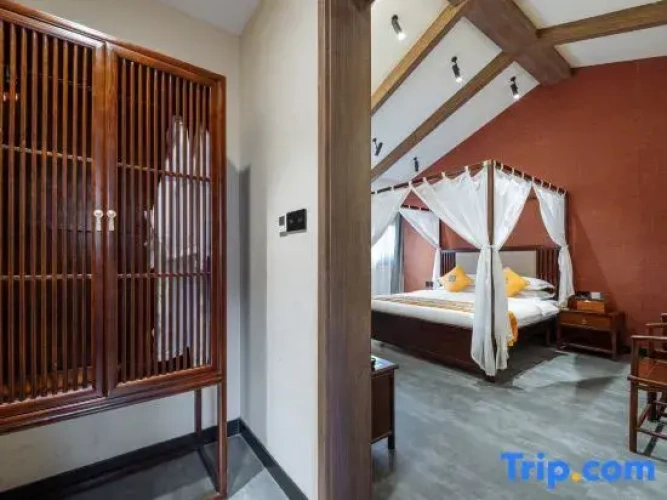 2 Bedrooms Suite with garden view