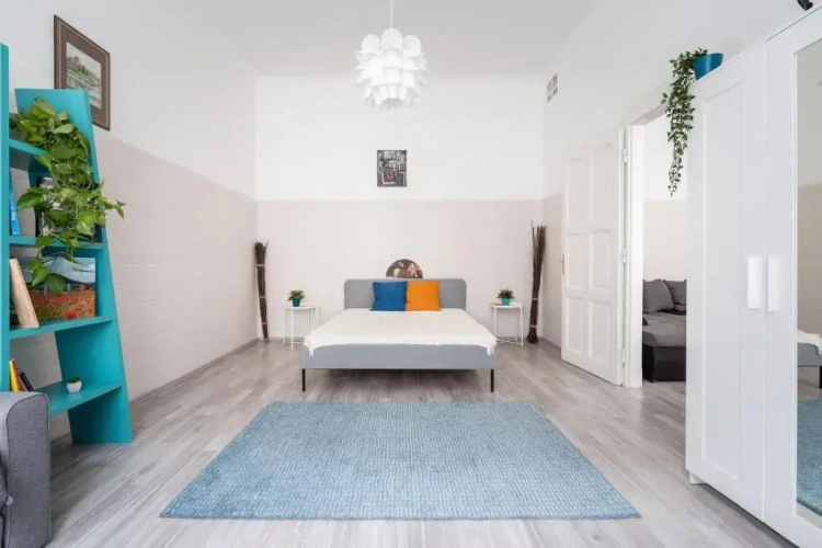 2 Bedrooms Apartment