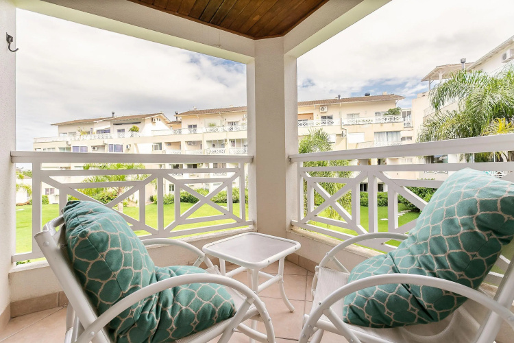 Completo Em Condominio Com Acesso a Lagoa #La10