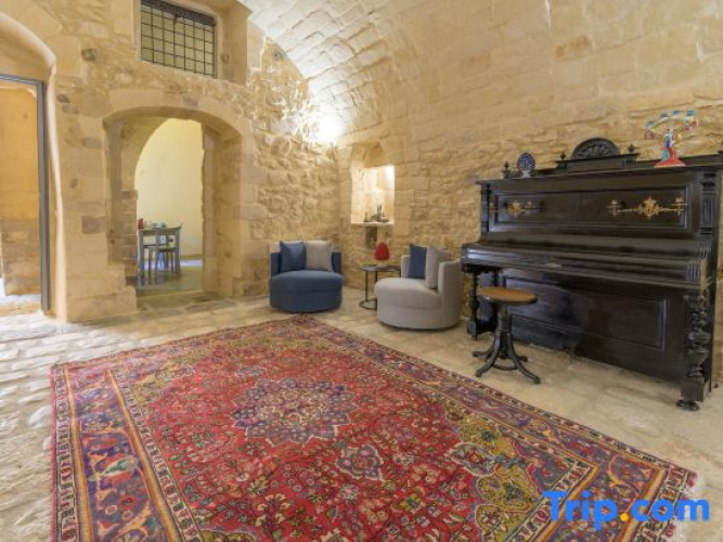 P43 Sicilian Suites