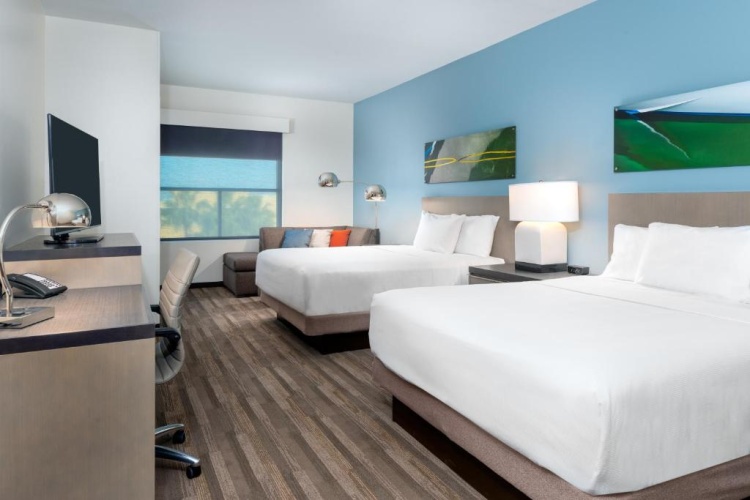 Den Twin room