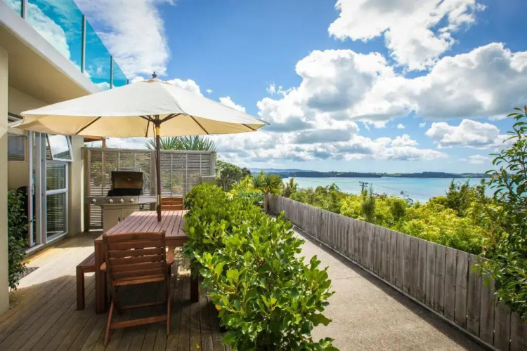 Tahi Lodge - Matakana CoastOver view
