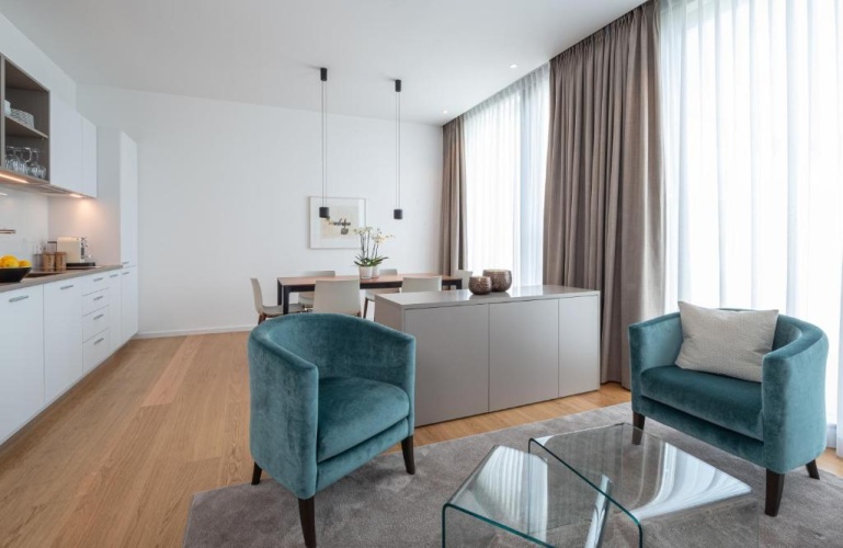 Deluxe Apartment