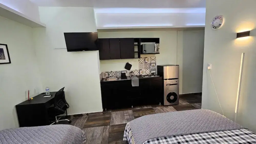A30 Plaza Acequia Suite Black Plus