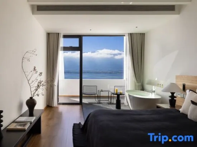 2 Bedrooms Family Suite with sea view