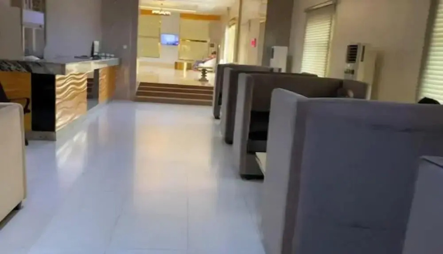 Maxbe Continental Hotel