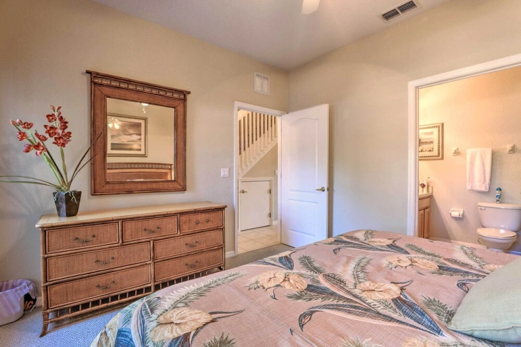4 Bedrooms Apartment