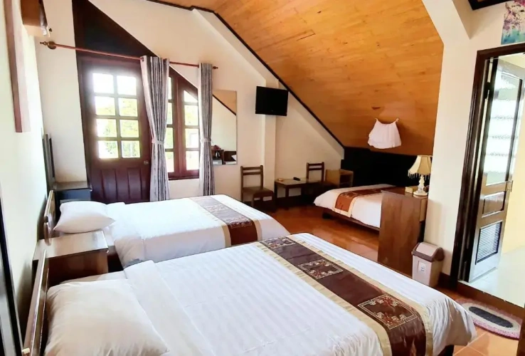 Standard Triple room with balcony