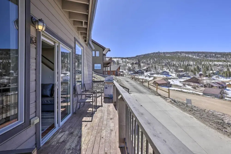 Mountain-view House < 2 Mi to Granby Ranch!