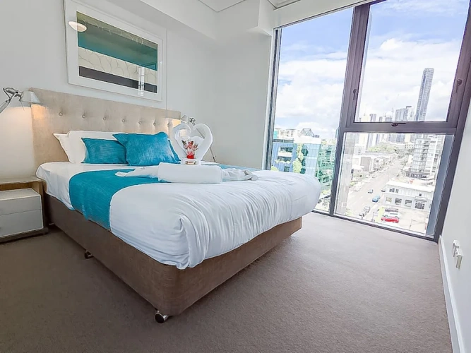 1 Bedroom Apartment with city view