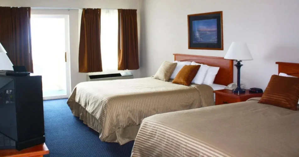 Best Western Lakefront Inn & Suites