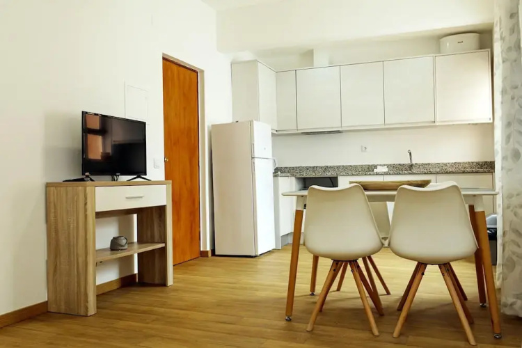 B87 - Windmill 2 Bed Apartment in Odiaxere