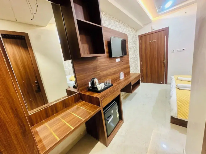 Hotel Deep Palace